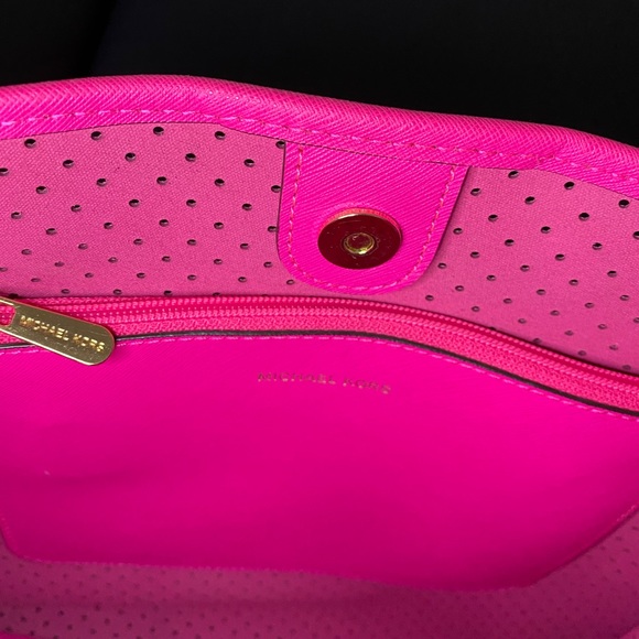MK 2013 limited edition summer handbag - Picture 4 of 5